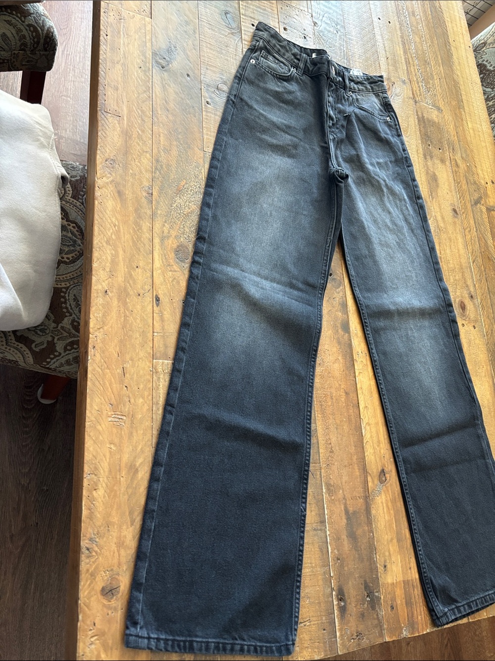 Zara Women’s Straight-Leg Black Jeans